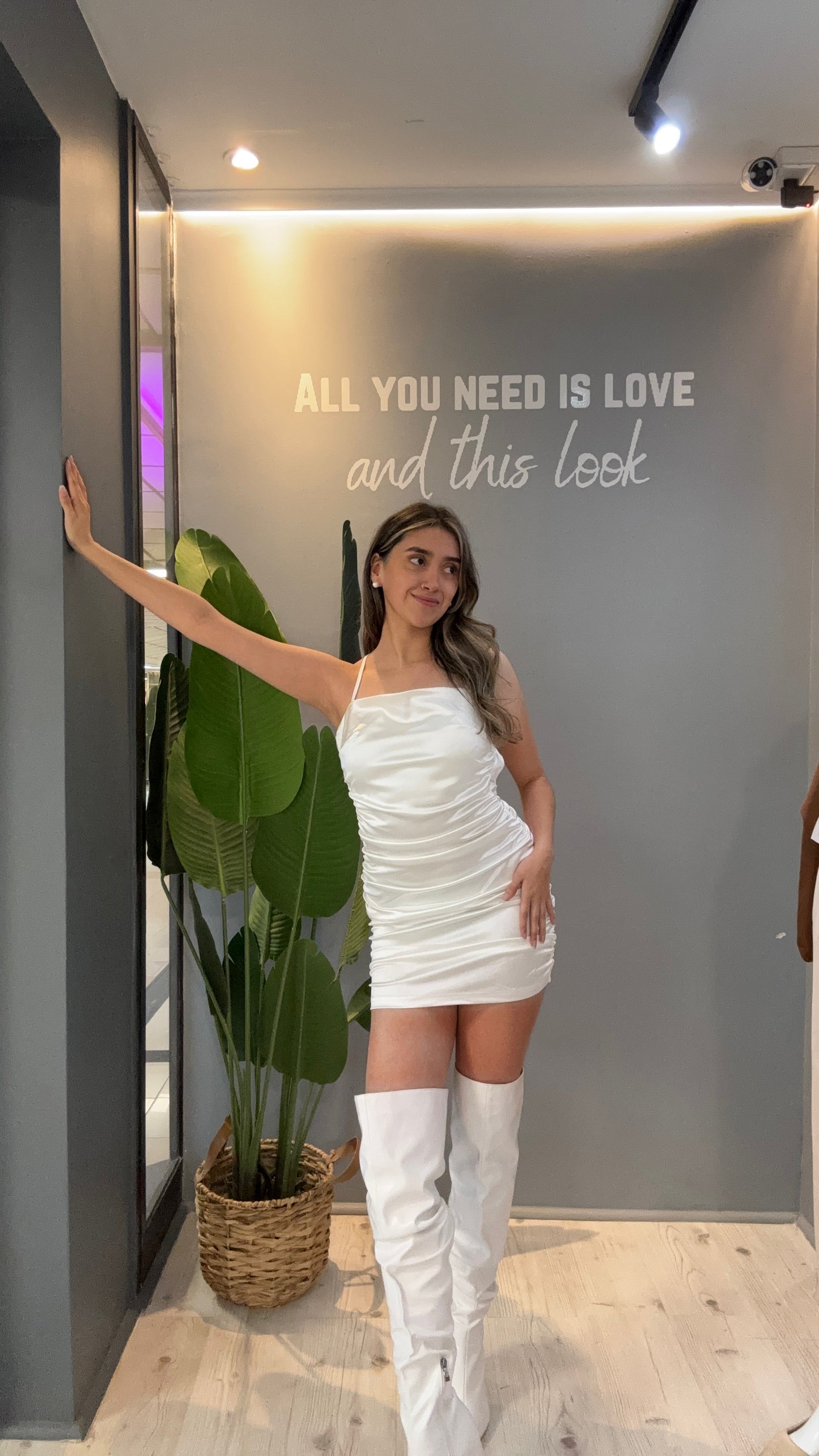 VESTIDO SATINADO BLANCO