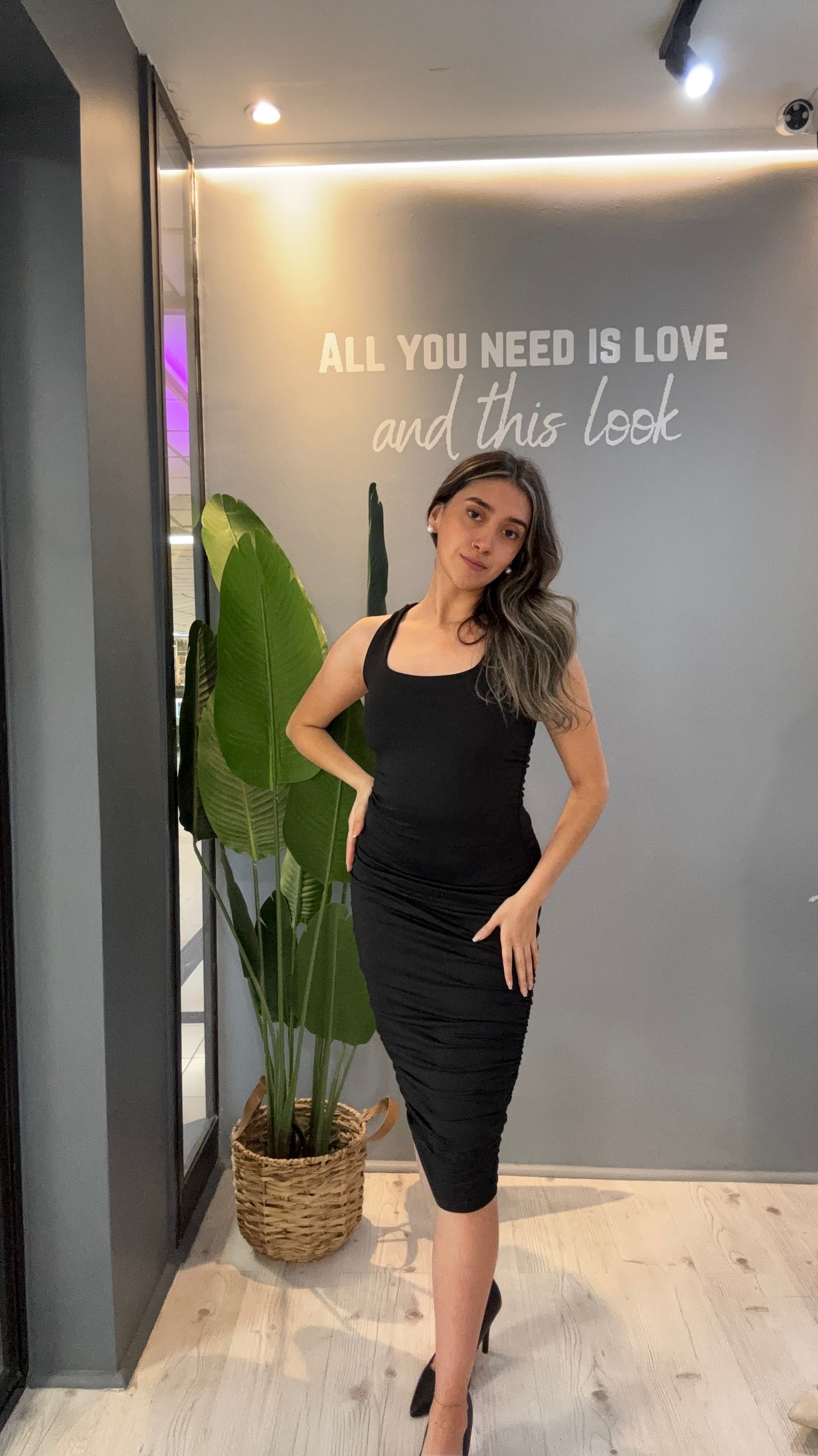VESTIDO MIDI NEGRO