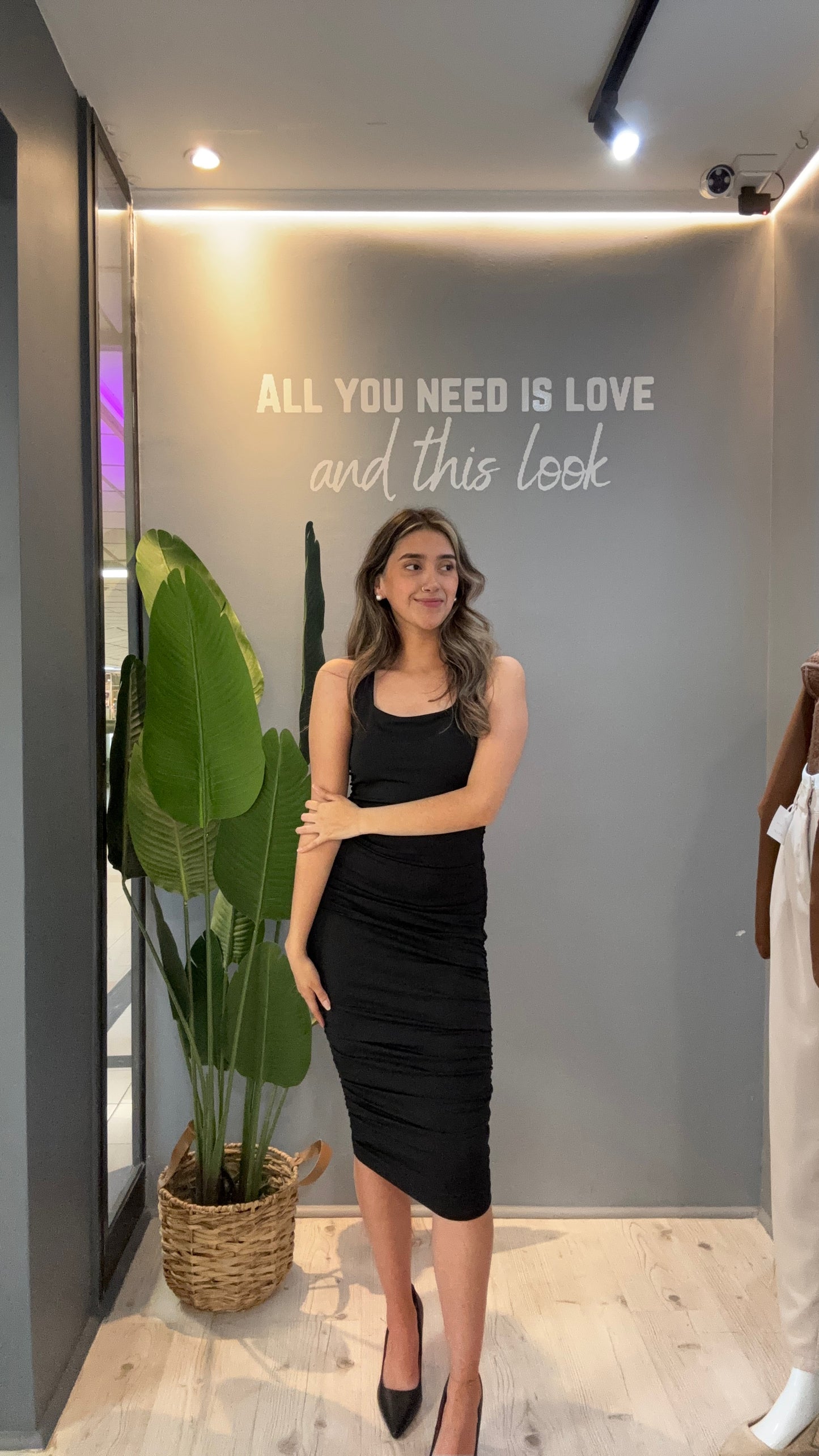 VESTIDO MIDI NEGRO