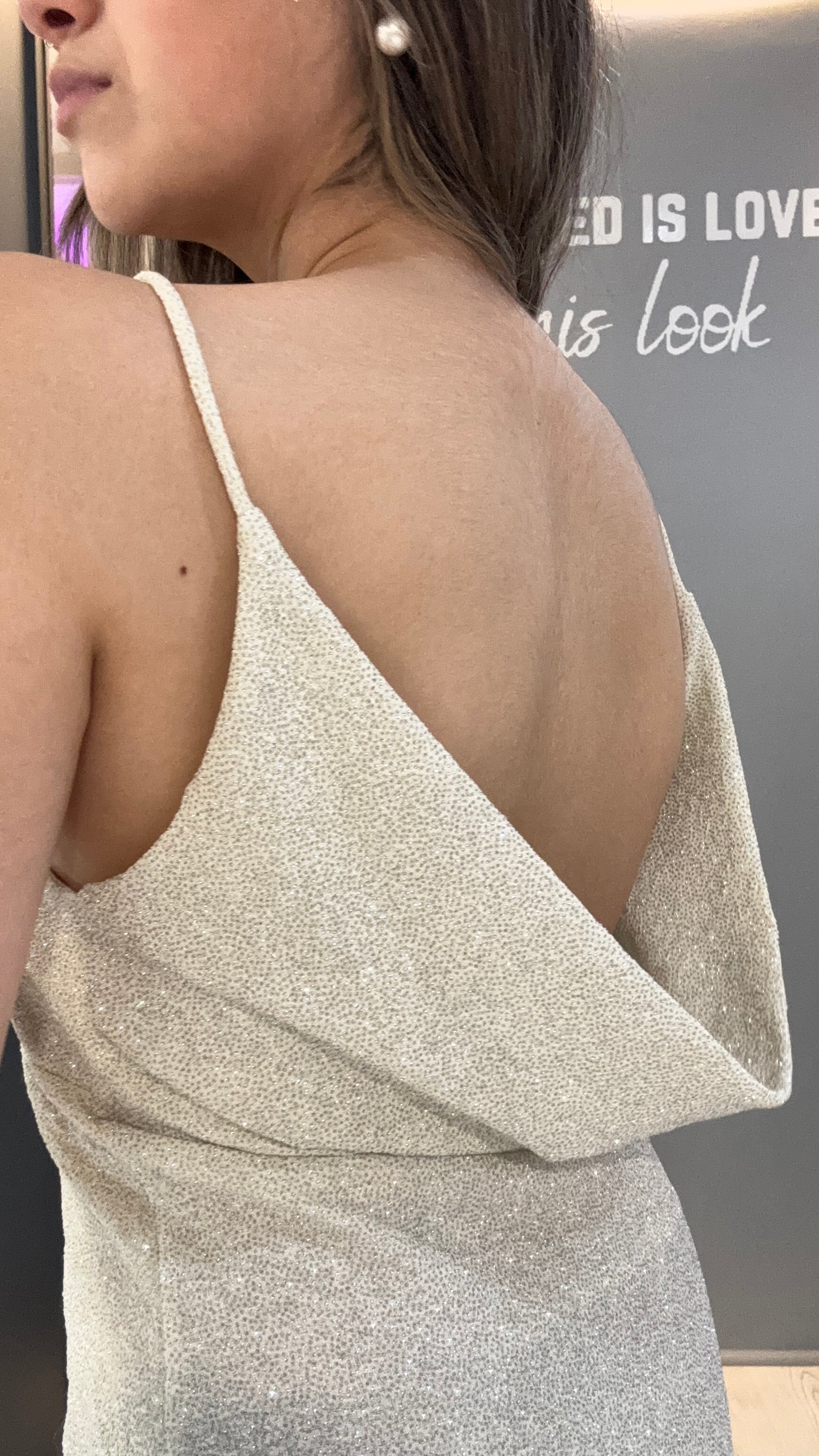 VESTIDO BRILLOS CON ESPALDA CAIDA