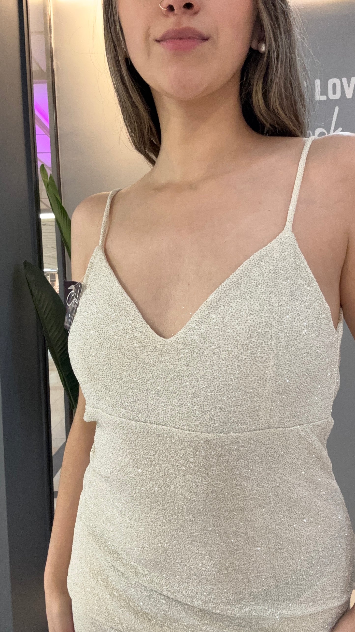 VESTIDO BRILLOS CON ESPALDA CAIDA