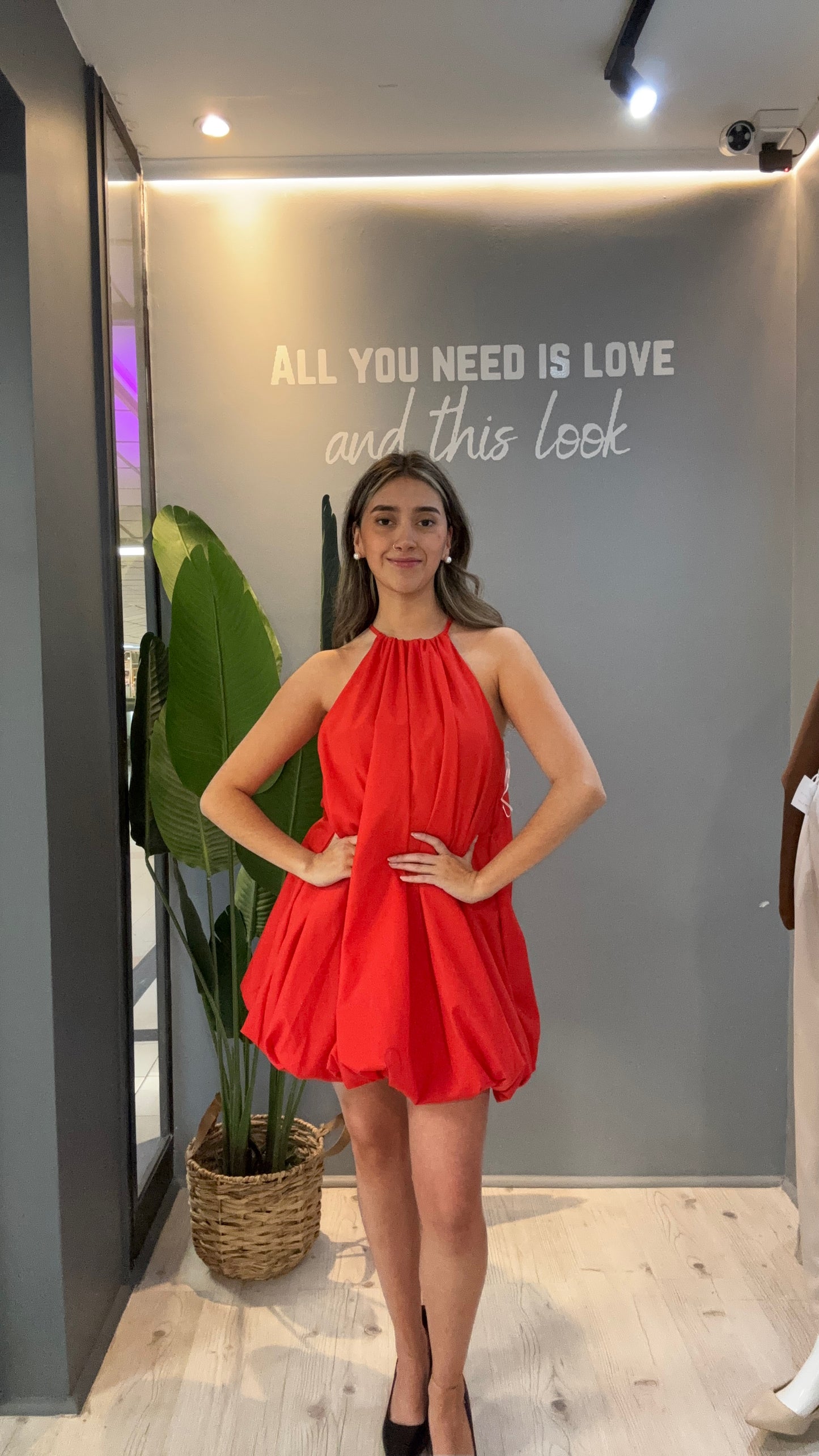 VESTIDO VOLUMEN ROJO