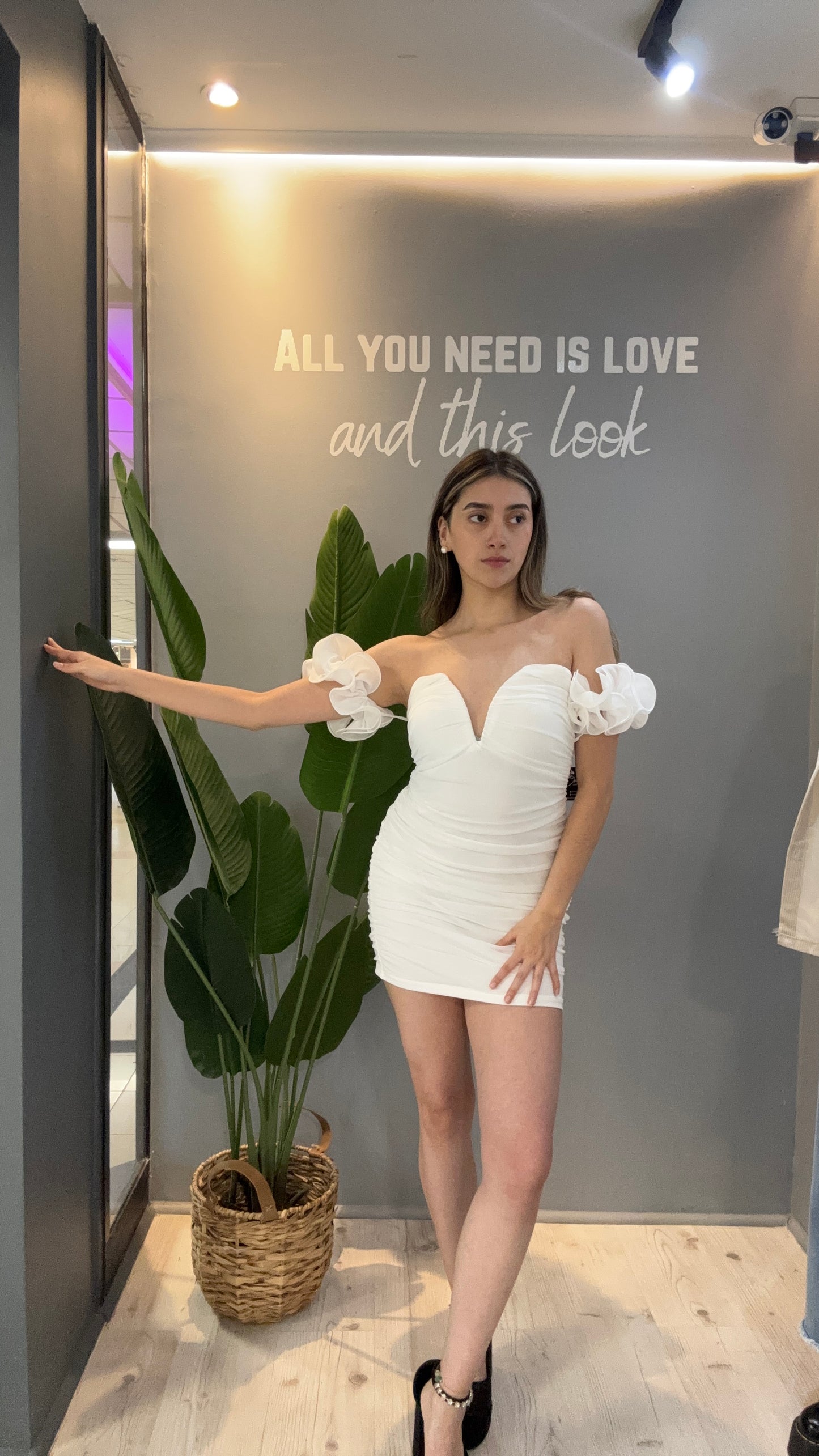 VESTIDO HOMBRO DESCUBIERTO