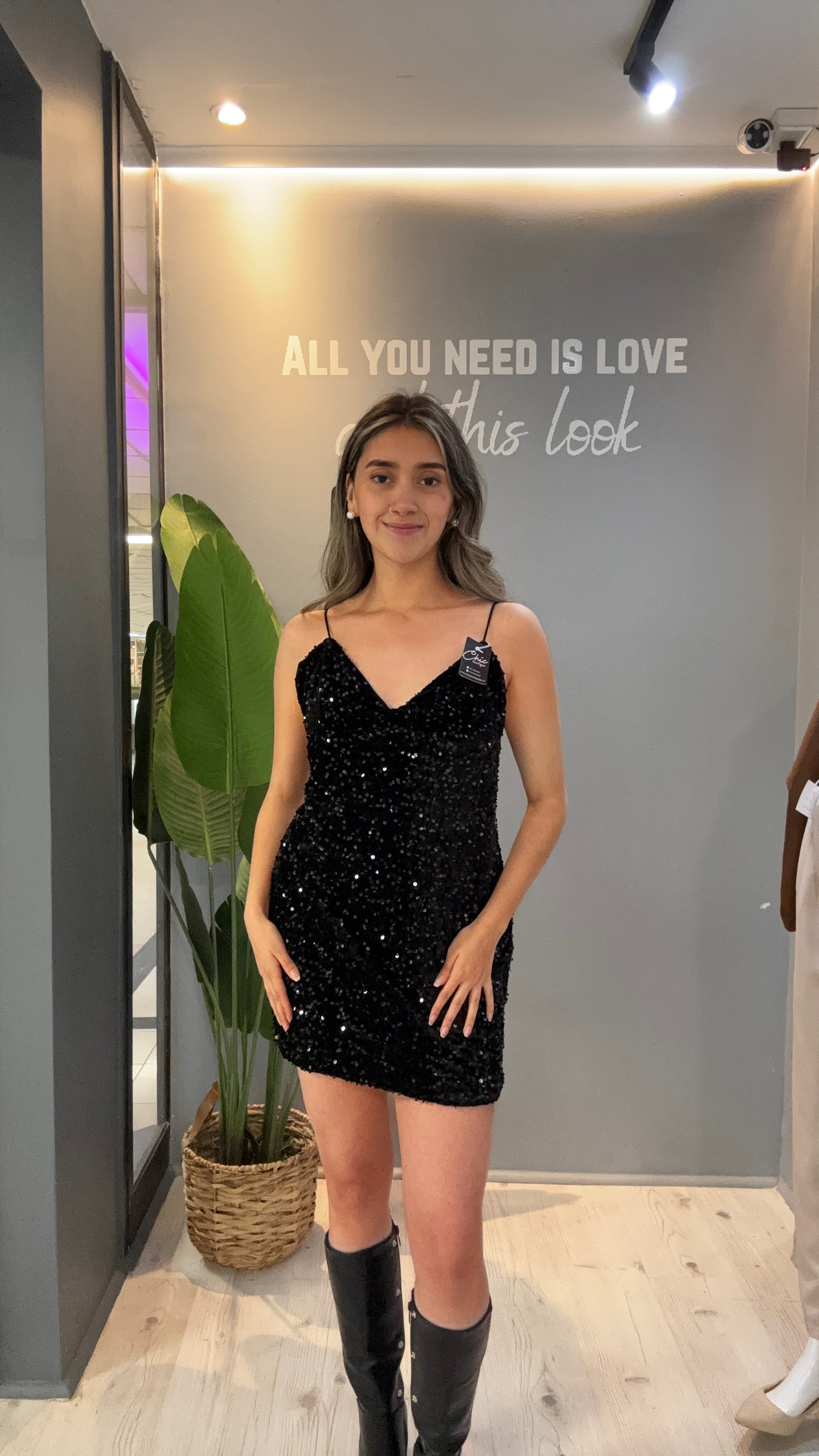 VESTIDO LENTEJUELAS NEGRO