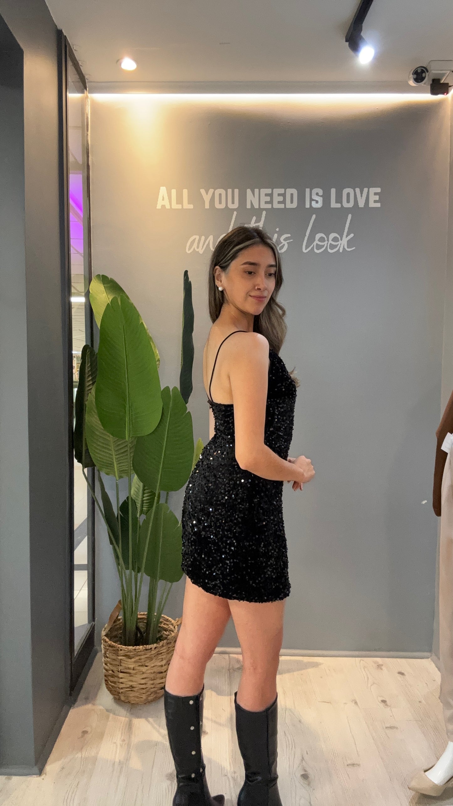 VESTIDO LENTEJUELAS NEGRO