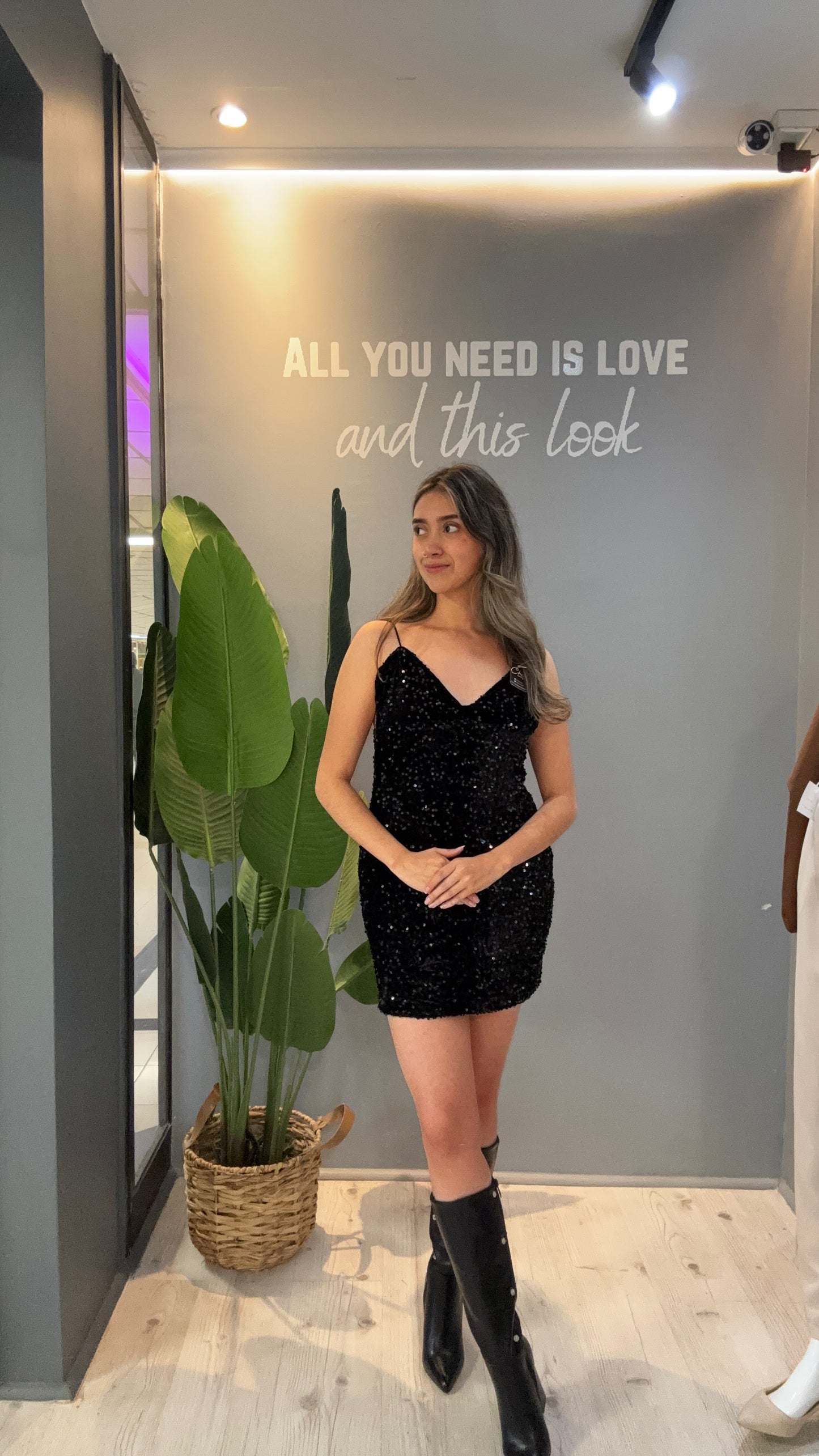 VESTIDO LENTEJUELAS NEGRO