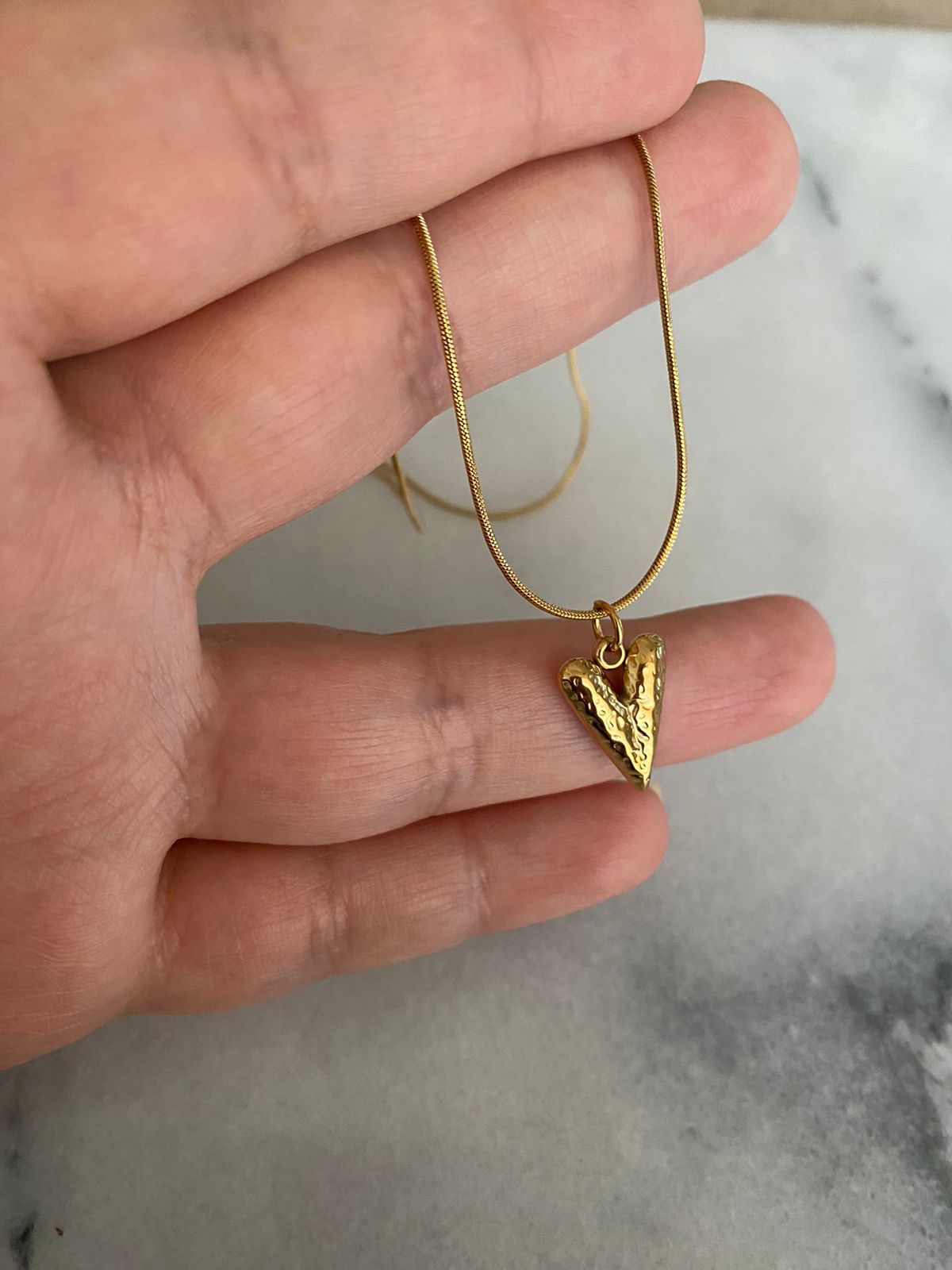 COLLAR CORAZÓN DORADO