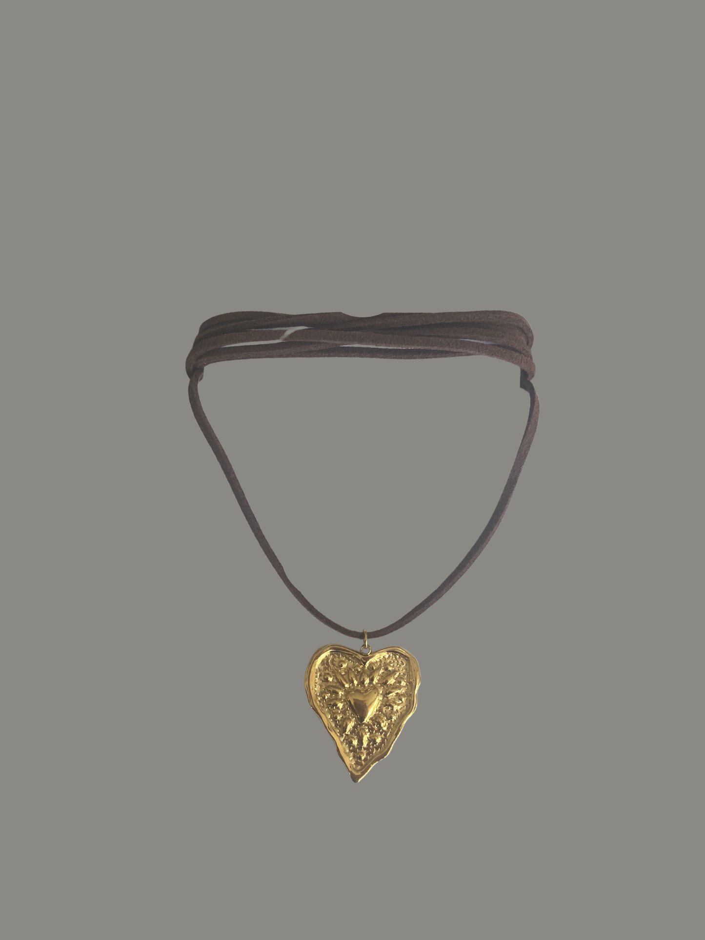 COLLAR ECOCUERO CORAZÓN III