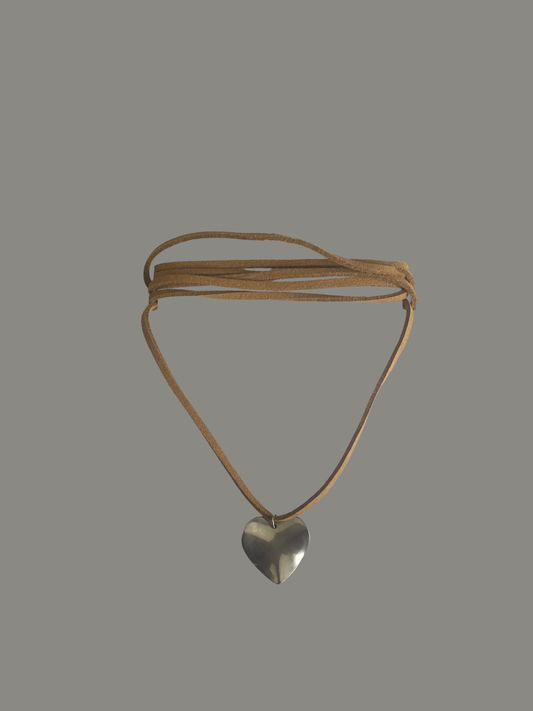 COLLAR ECOCUERO CORAZÓN PEQUEÑO