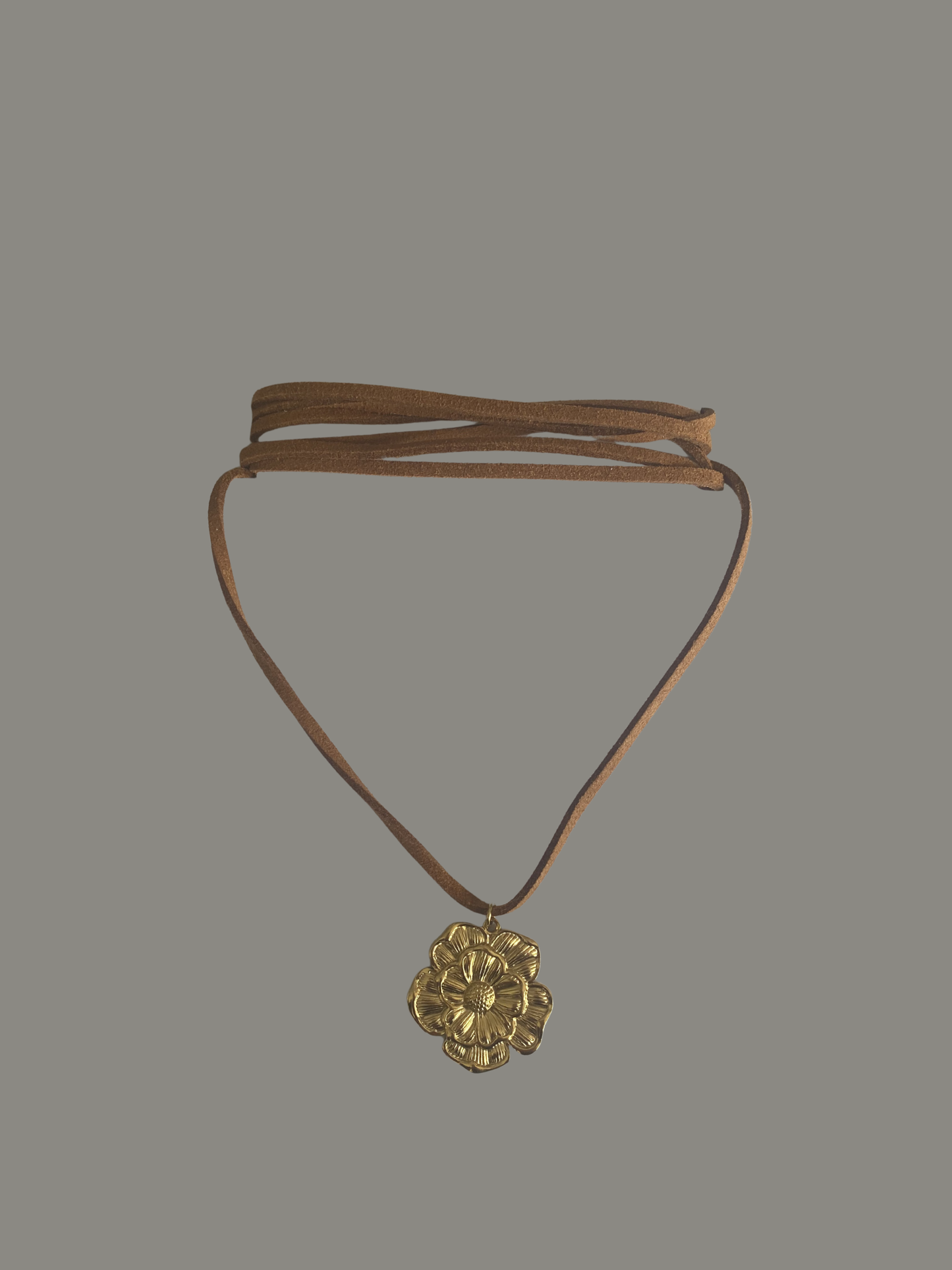 COLLAR ECOCUERO FLOR