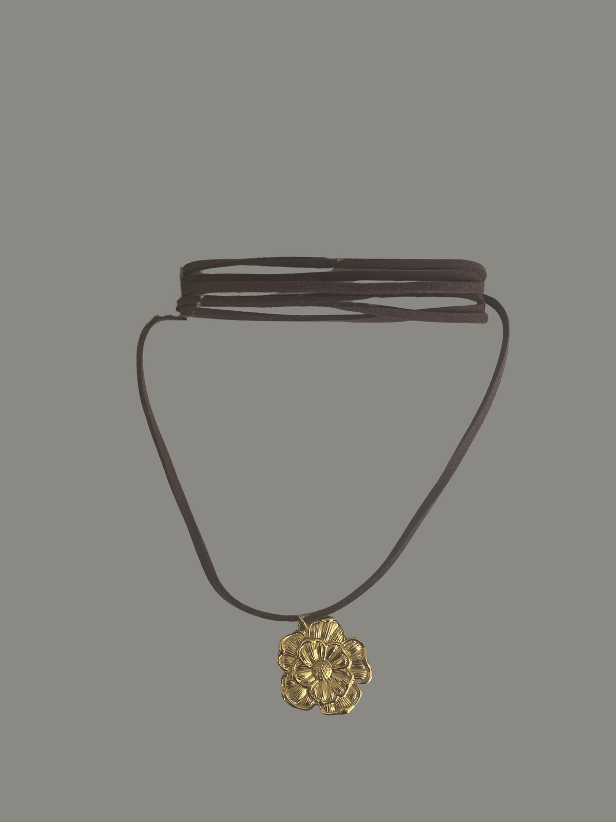 COLLAR ECOCUERO FLOR II