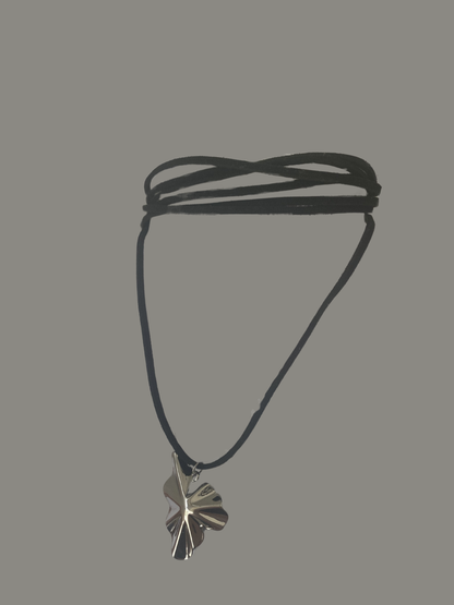 COLLAR ECOCUERO HOJA II