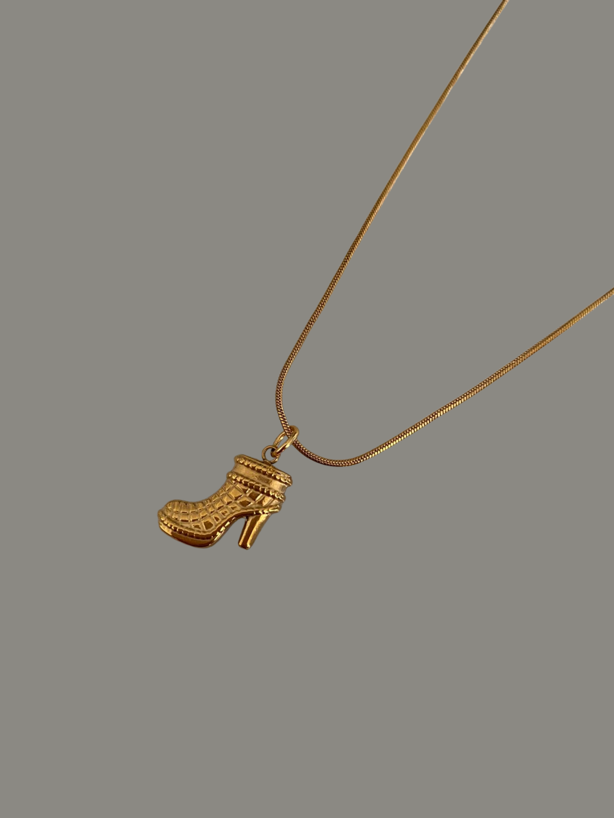 COLLAR TACÓN