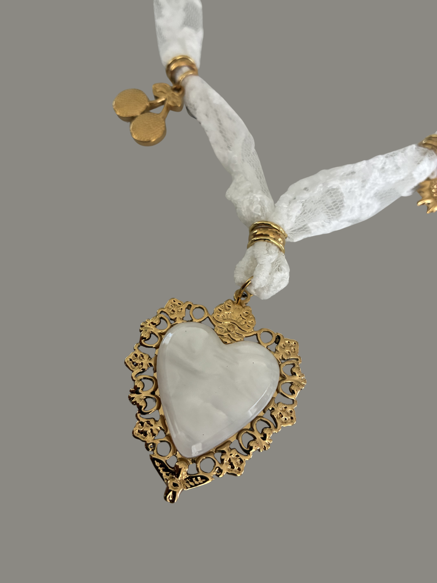 COLLAR ALMA DE ENCAJE