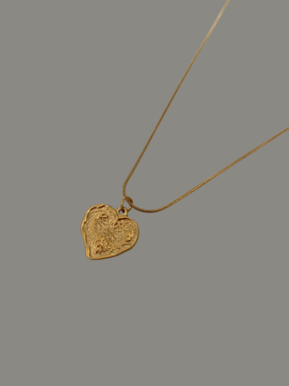 COLLAR CORAZÓN TALLADO