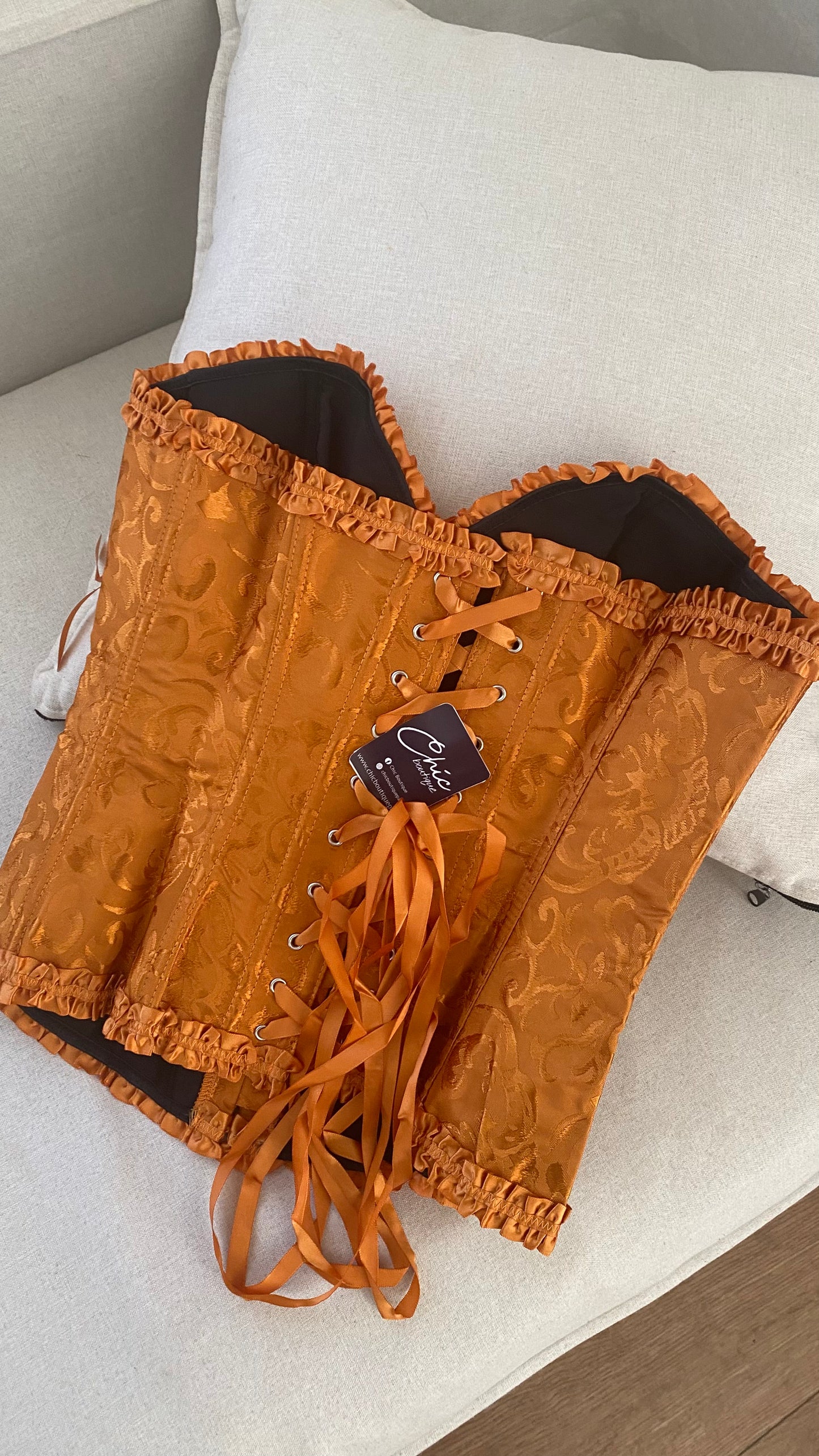 CORSÉ VICTORIANO NARANJO