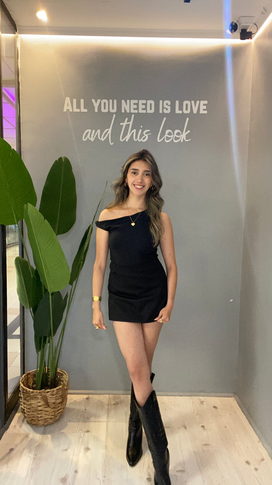 TOP HOMBRO CAÍDO NEGRO