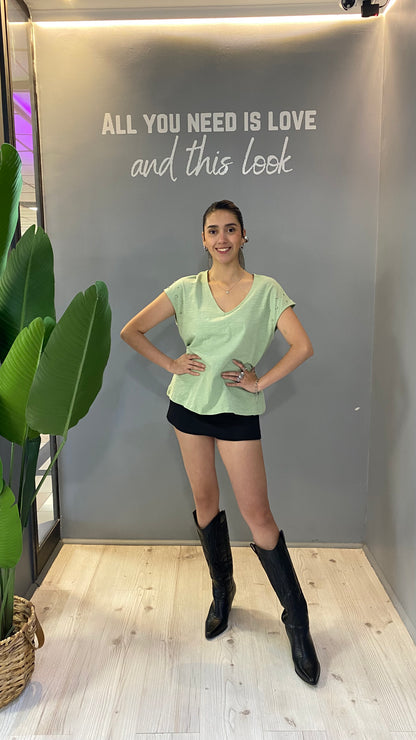 TOP CUELLO V TENDENCIA VERDE
