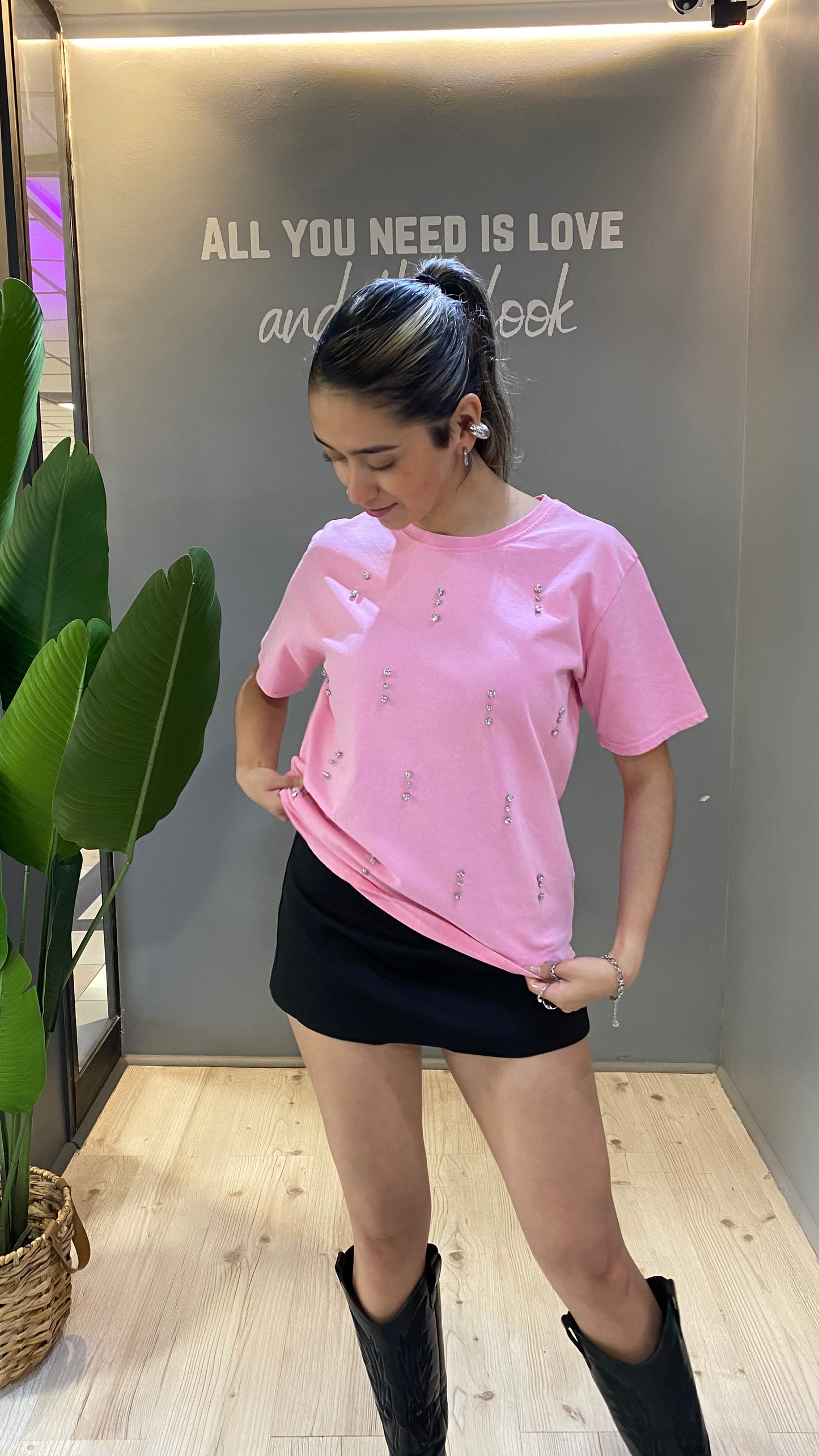 TOP CON BRILLOS ROSA