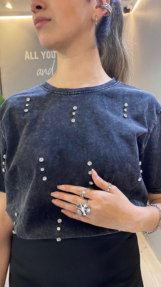 TOP CON BRILLOS GRIS