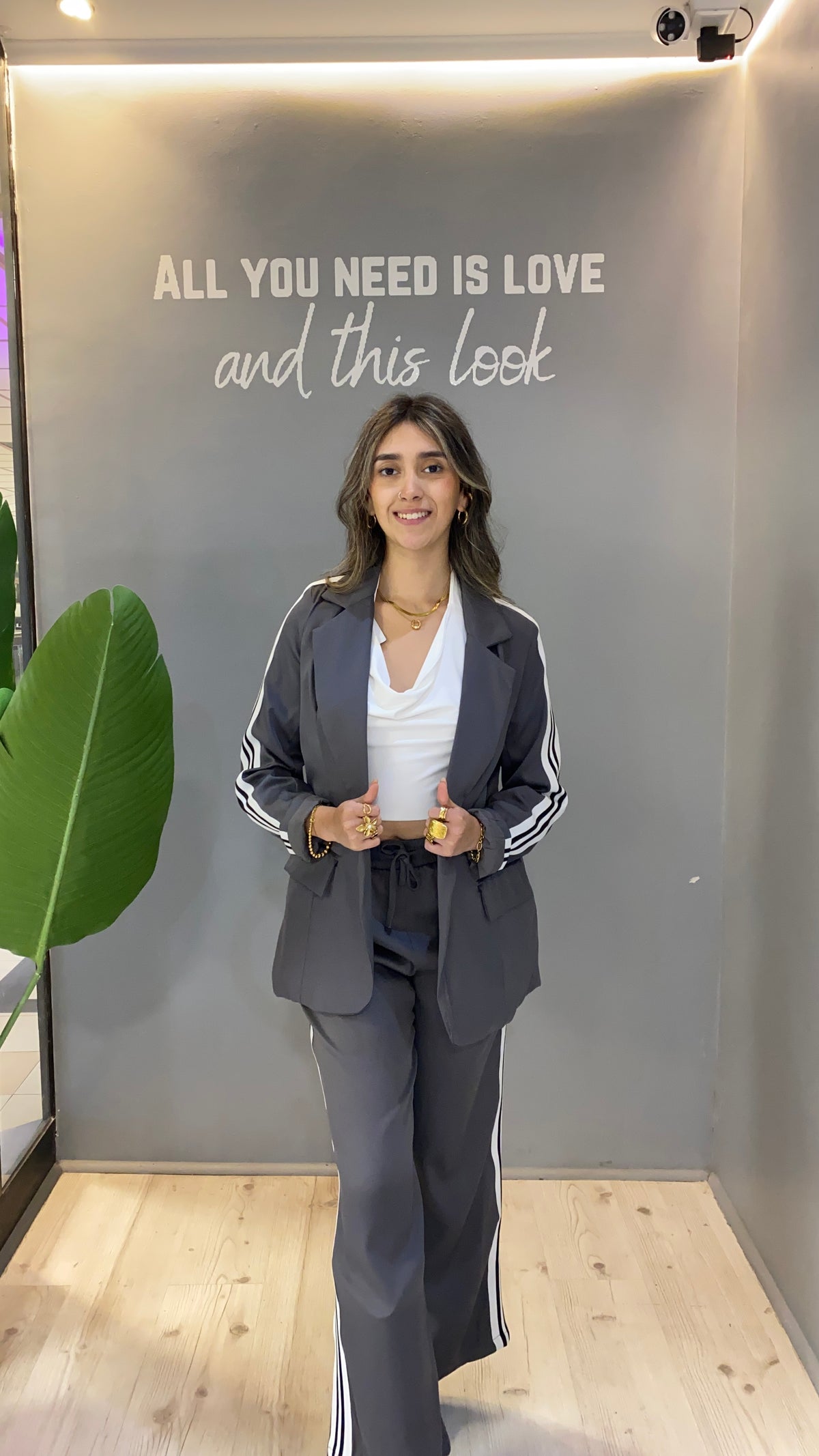 BLAZER GRIS CON LÍNEAS - S