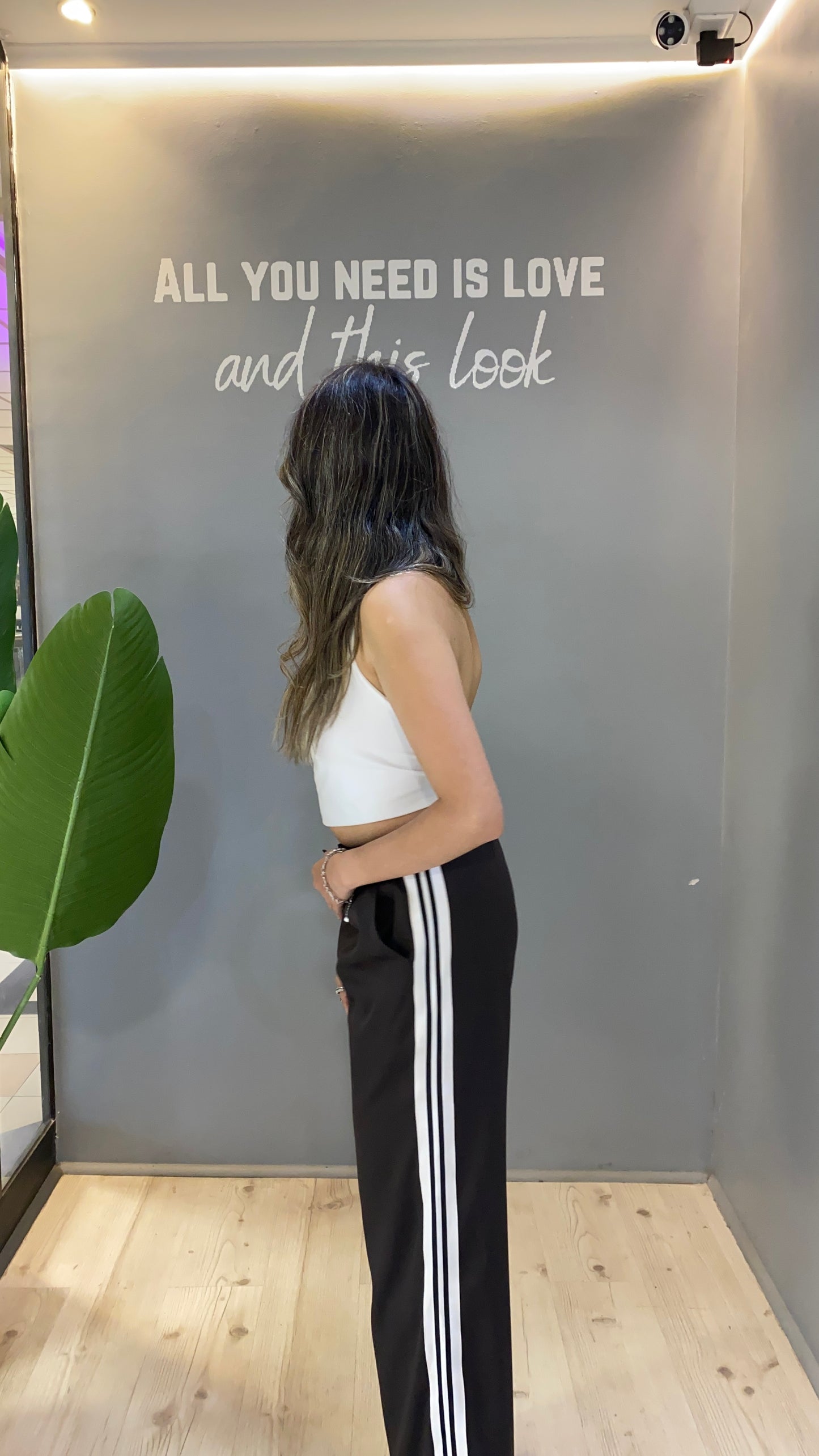 PANTALÓN CHOCOLATE CON LÍNEAS