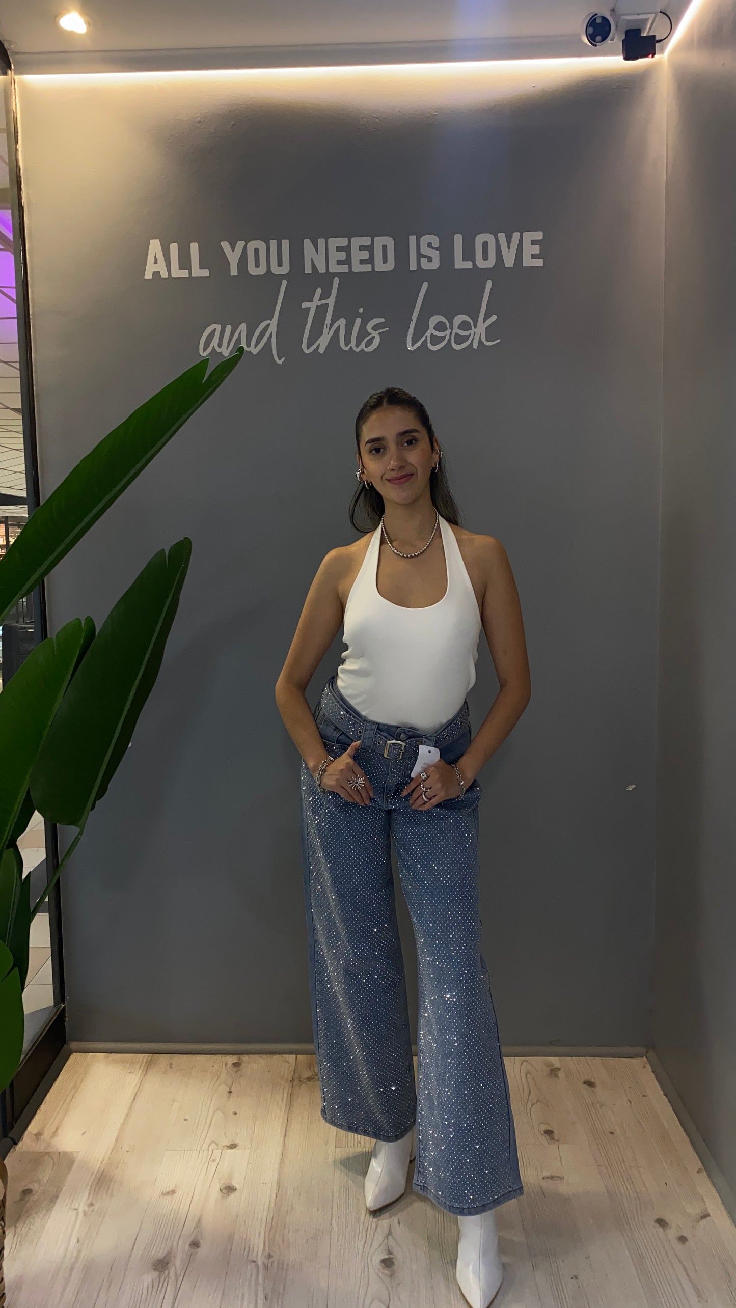 JEANS CLARO BRILLANTE CON CINTURÓN