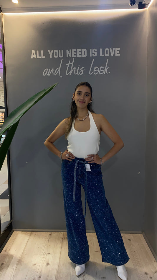 JEANS BRILLANTE CON CINTURÓN