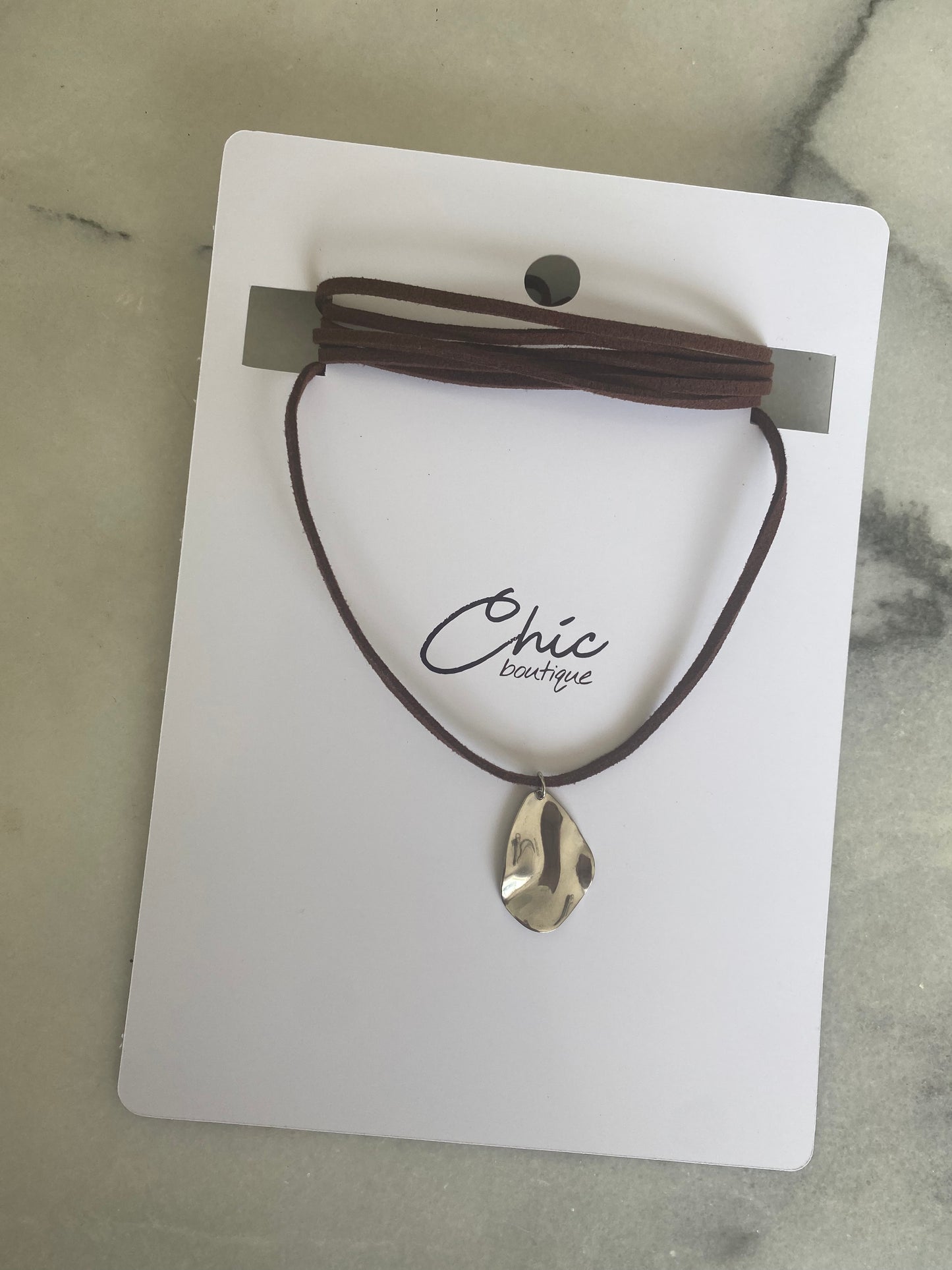 COLLAR EOCUERO ASIMÉTRICO III