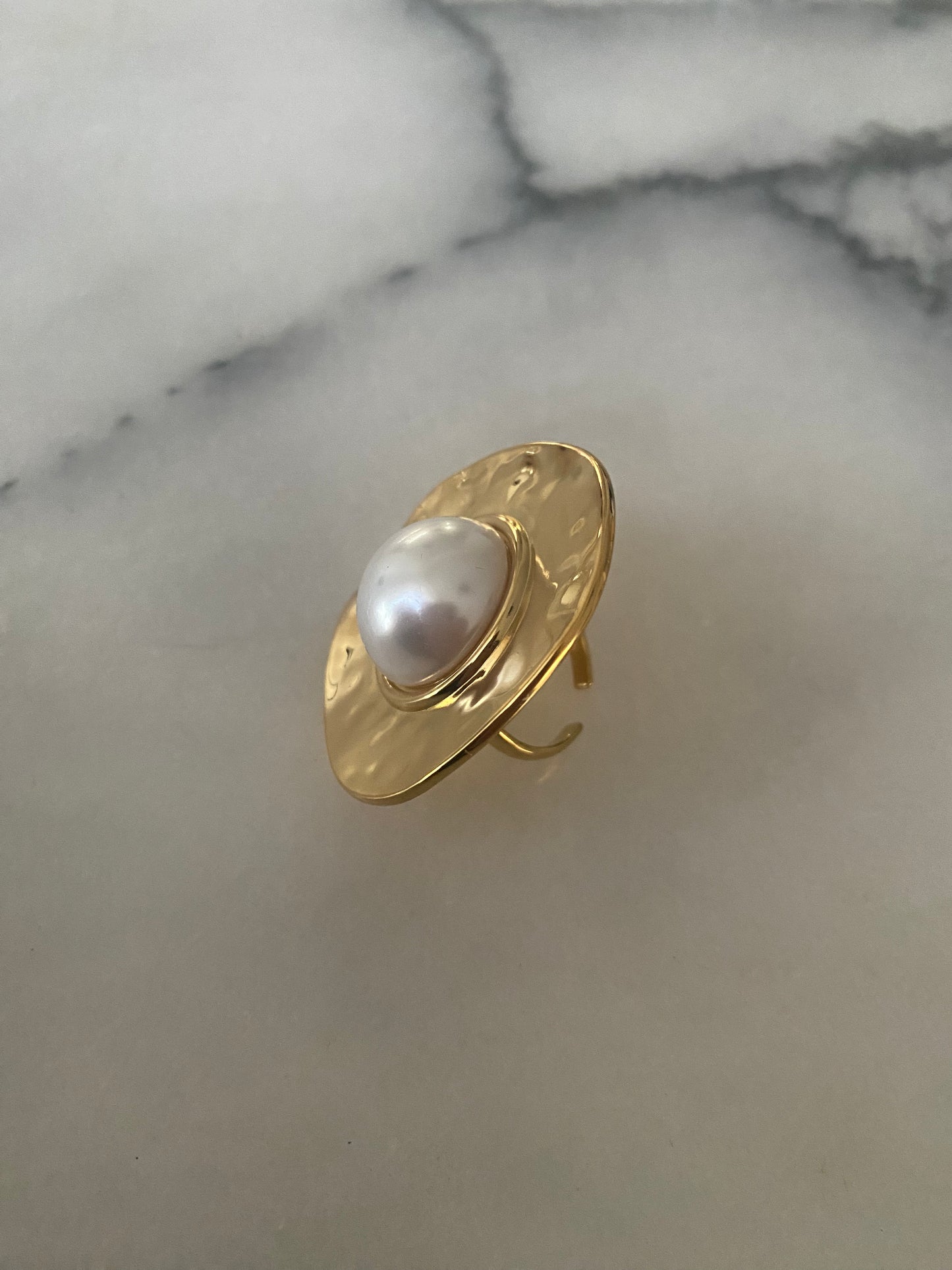 ANILLO ASYMMETRICAL PEARL
