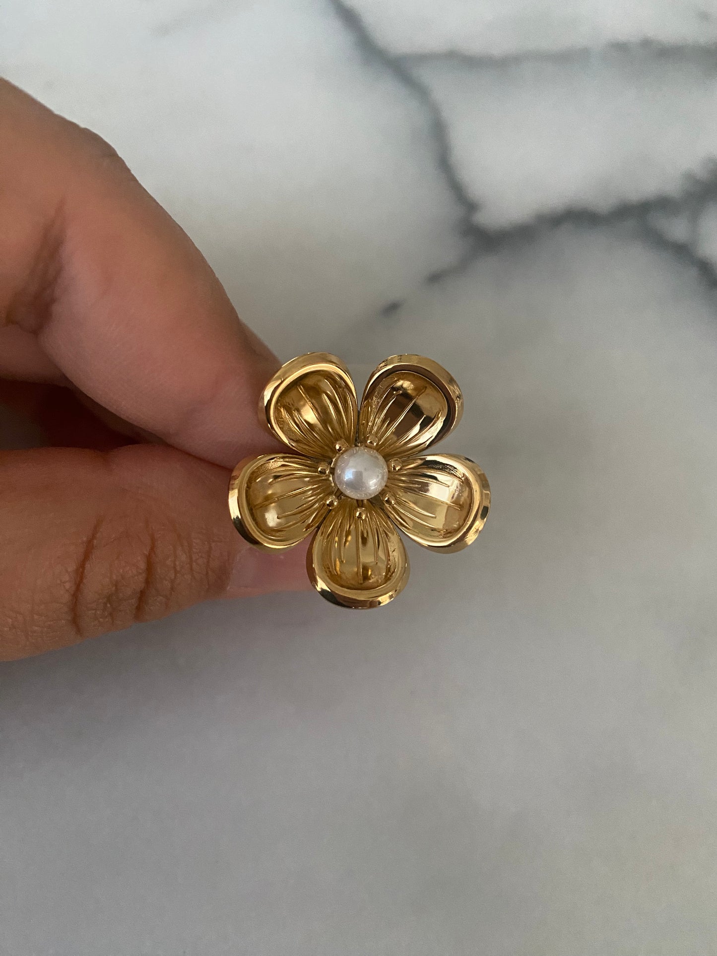 ANILLO GOLDEN PEARL FLOWER