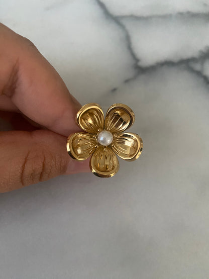 ANILLO GOLDEN PEARL FLOWER
