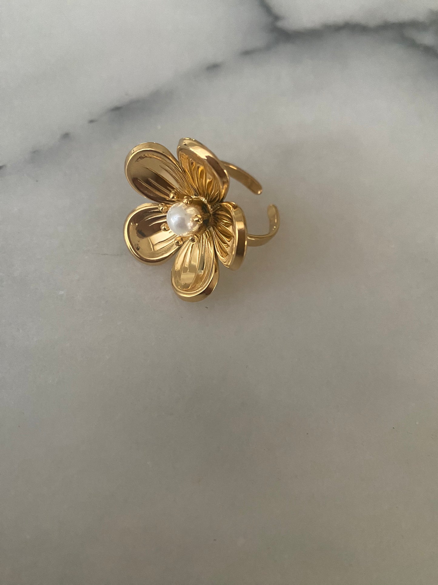 ANILLO GOLDEN PEARL FLOWER