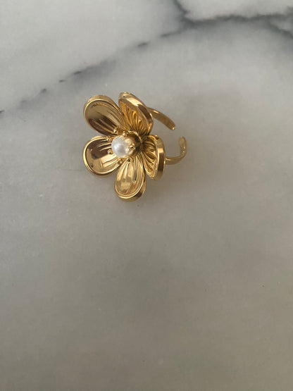 ANILLO GOLDEN PEARL FLOWER