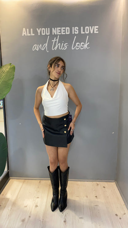 FALDASHORT ECOCUERO NEGRO CON DETALLES DORADOS