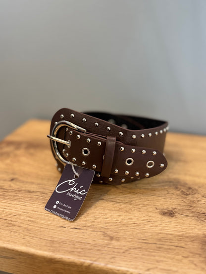 CINTURÓN MAXI TACHAS CAFÉ