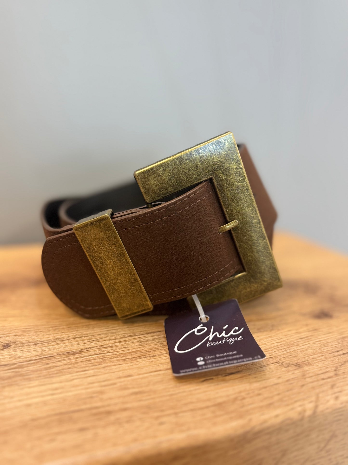 CINTURÓN GAMUZADO MAXI HEBILLA CAFÉ