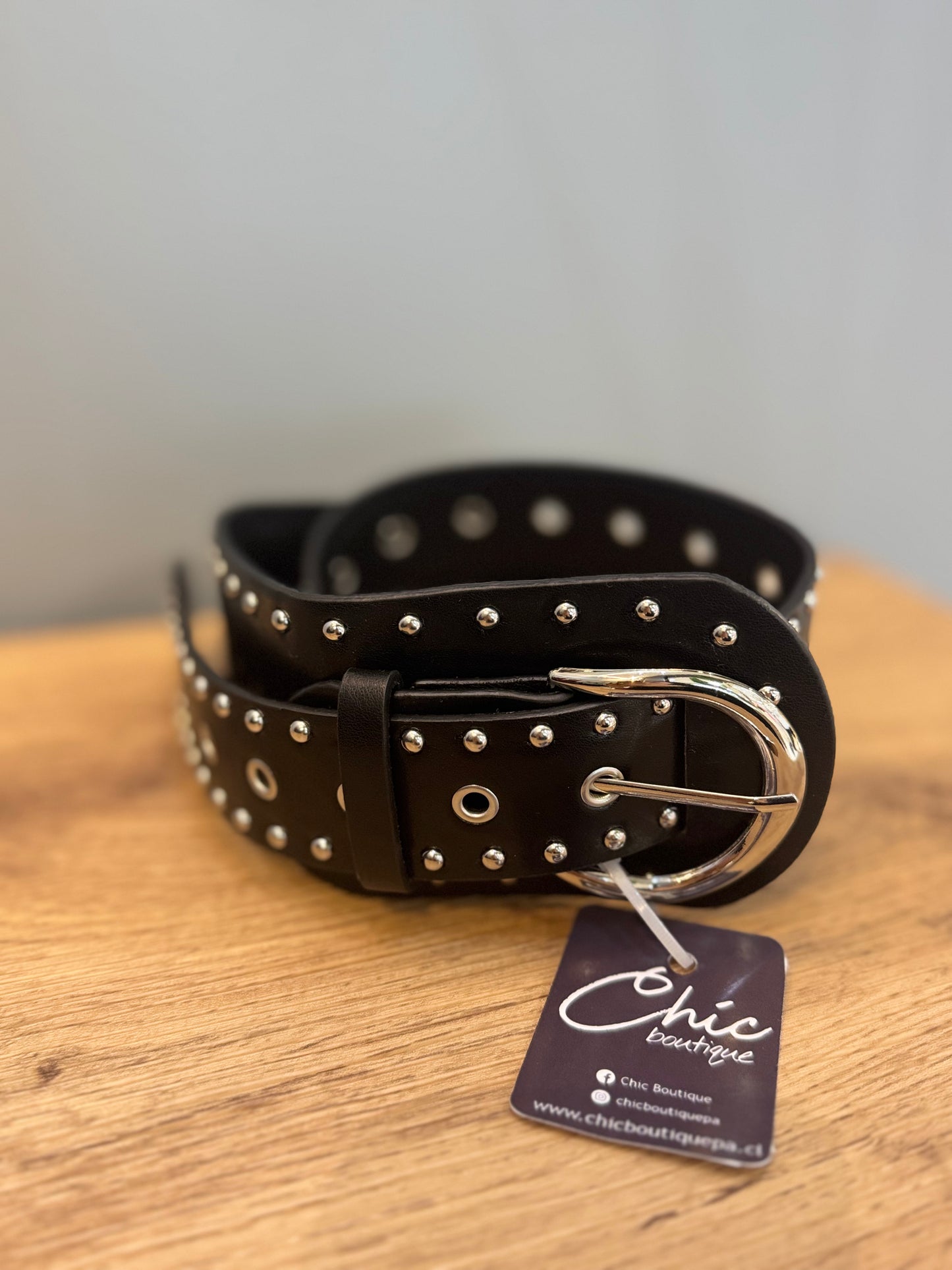 CINTURÓN MAXI TACHAS NEGRO