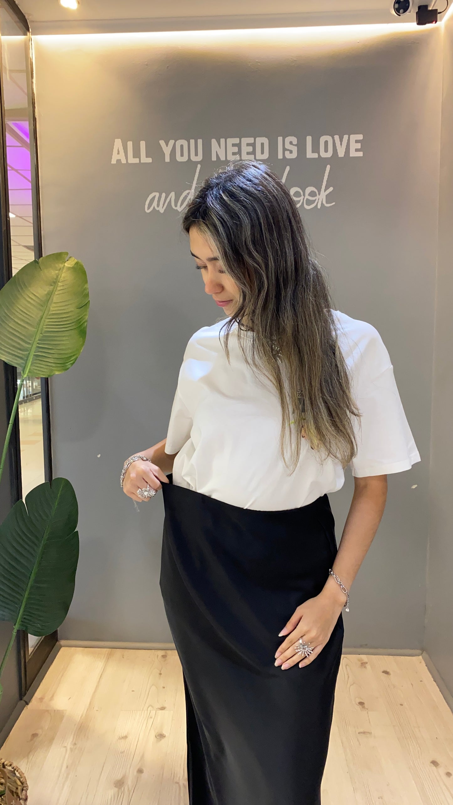 FALDA SATINADA NEGRA