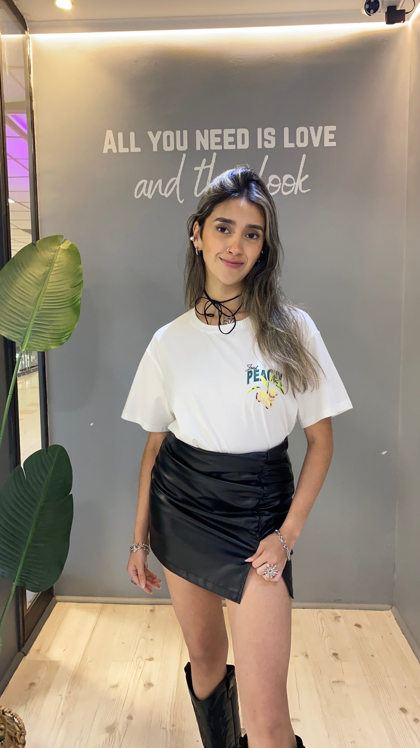 FALDA ECOCUERO NEGRA