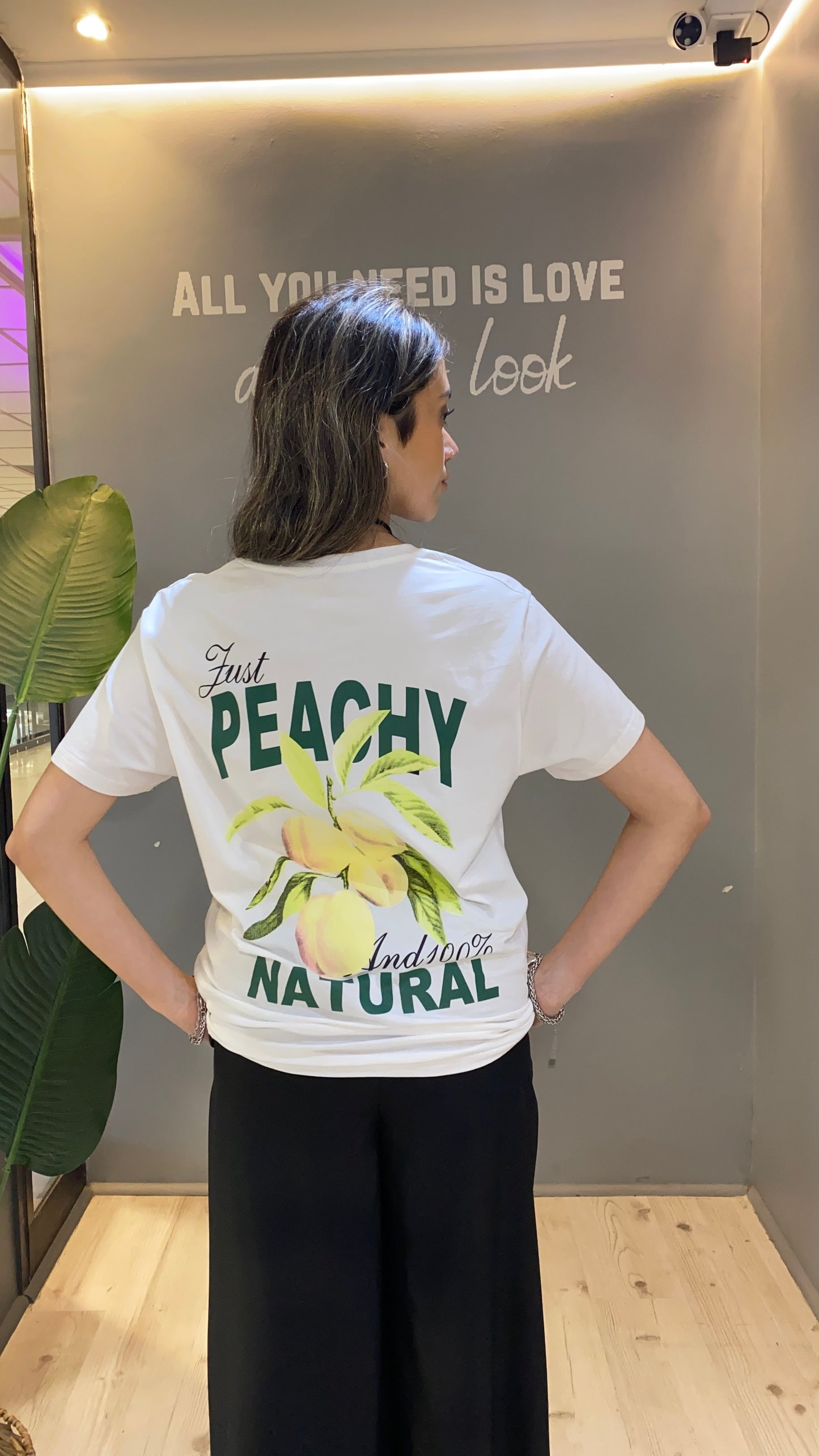 POLERA GRÁFICA PEACHY