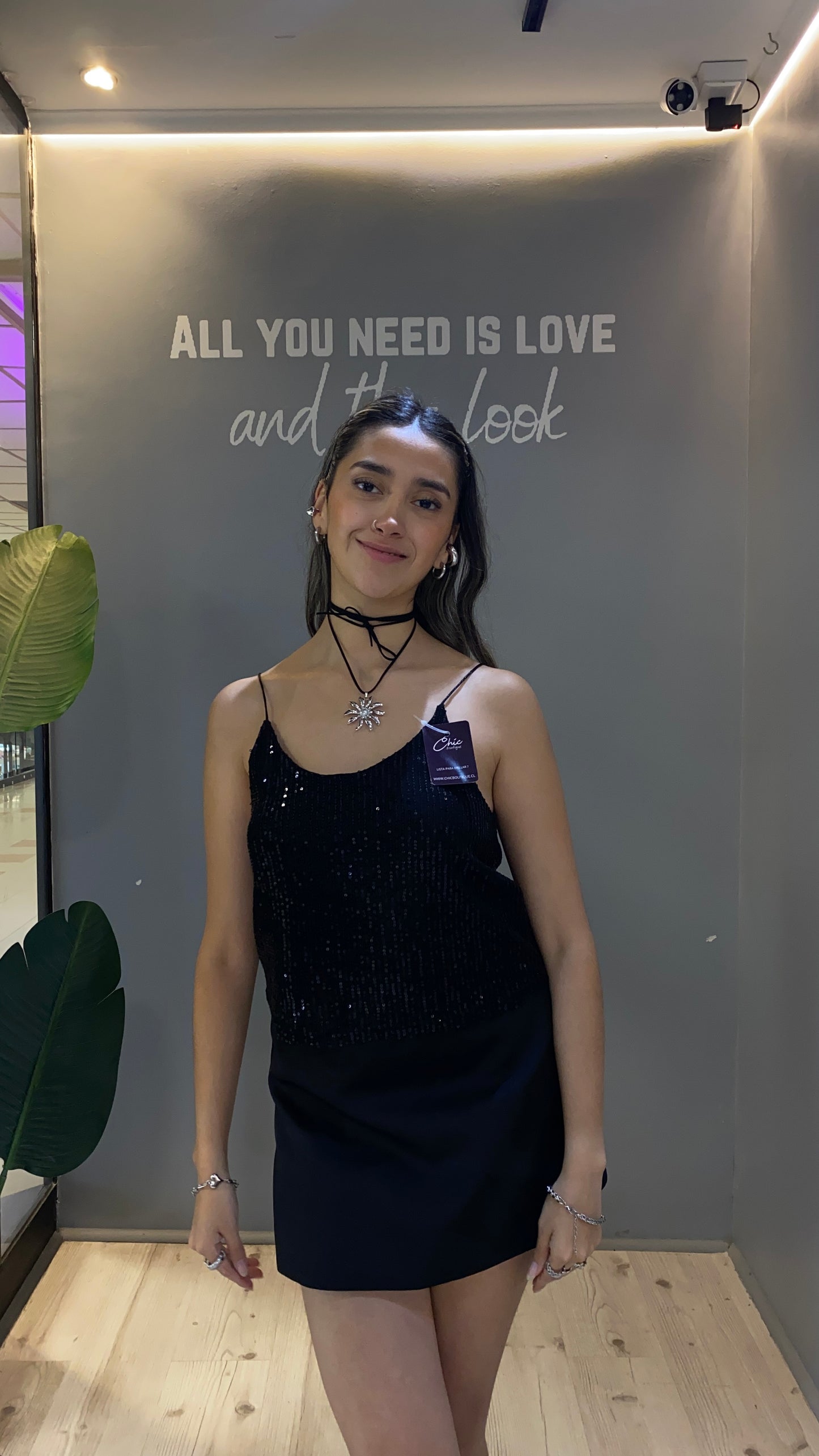 TOP LENTEJUELAS NEGRA II