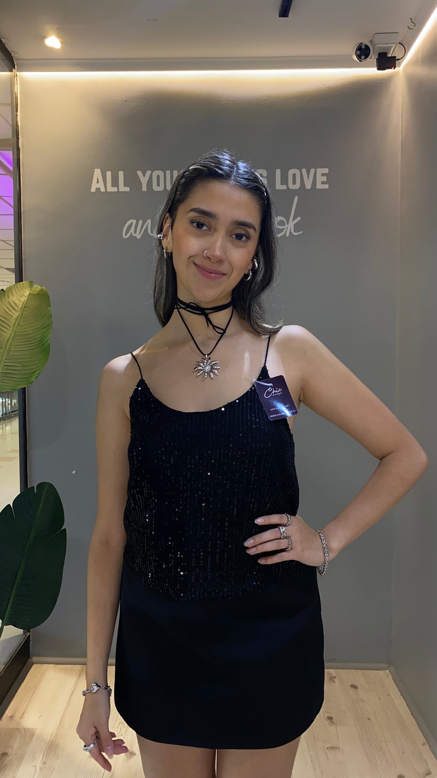 TOP LENTEJUELAS NEGRA II