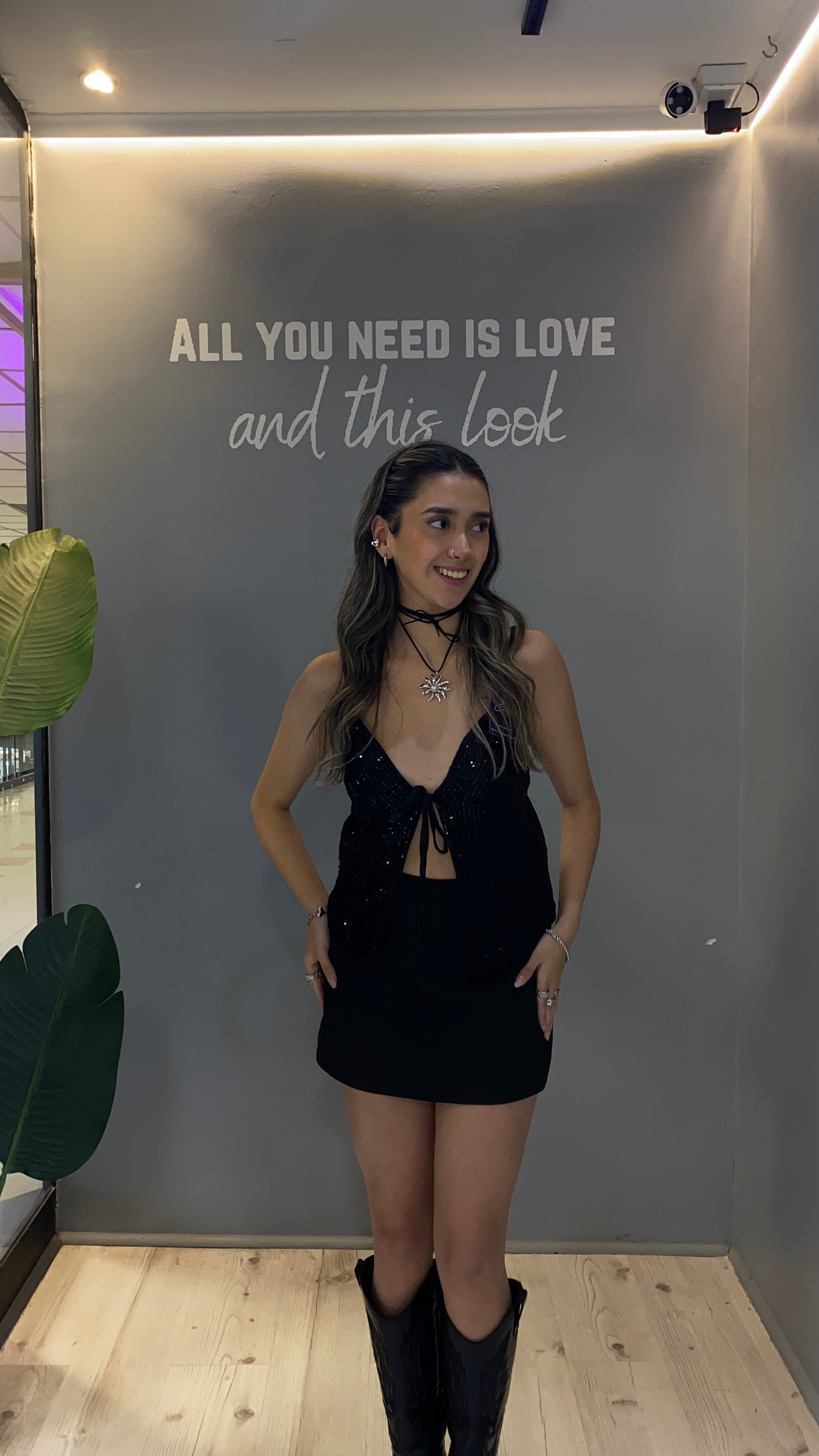 TOP LENTEJUELAS NEGRA