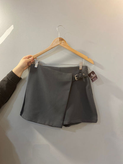 FALDA SHORT SASTRERA GRIS CON CINTU