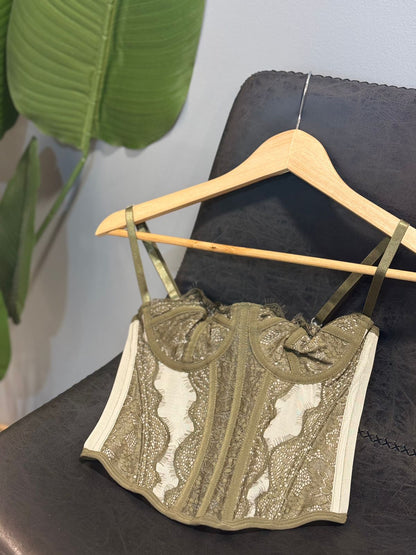 CORSÉ MILIPILI VERDE CON TRANSPARENCIA