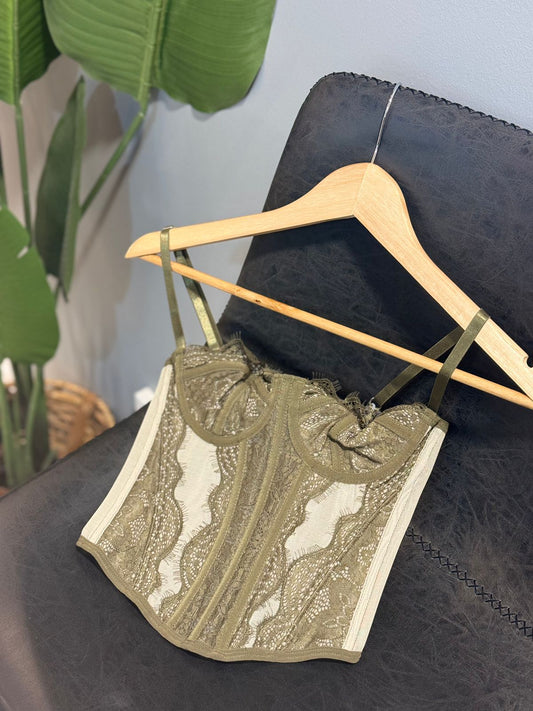 CORSÉ MILIPILI VERDE CON TRANSPARENCIA